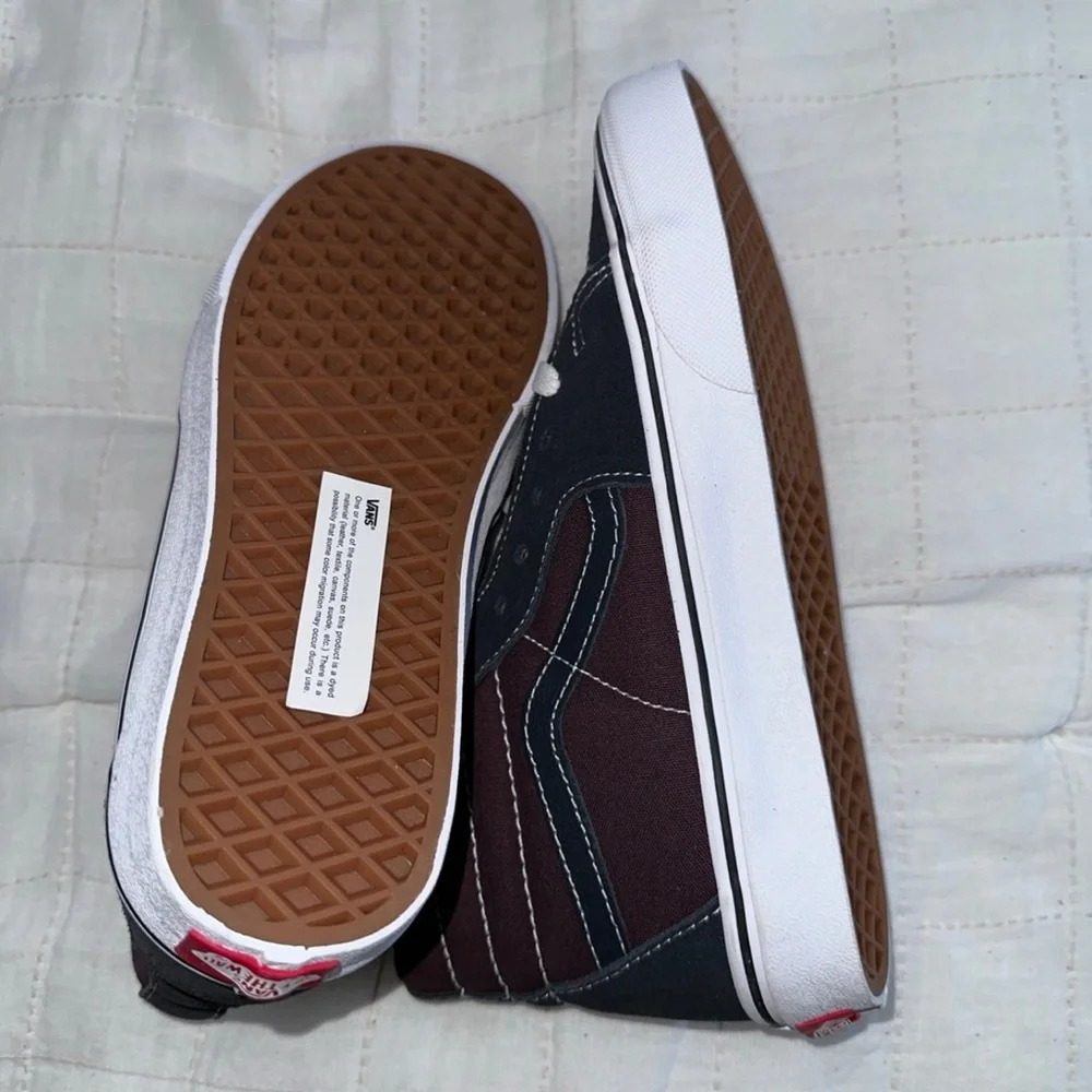 Vans - Picture 5 of 5